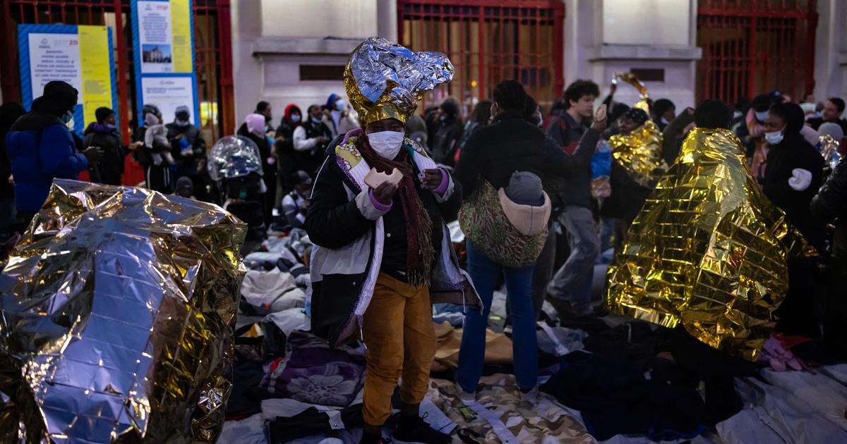 , Paris : la mairie du XXe arrondissement a accueilli pour la nuit des migrants dans sa salle de réception
