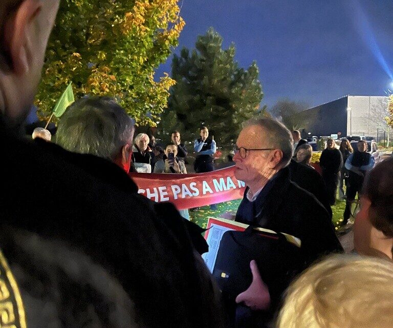 Les habitants on pu échanger avec Jean-Pierre Blazy.