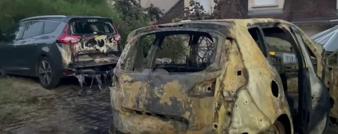 , Val-de-Marne: le domicile du maire de L&rsquo;Ha&yuml;-les-Roses attaqu&eacute; &agrave; la voiture-b&eacute;lier, sa femme hospitalis&eacute;e