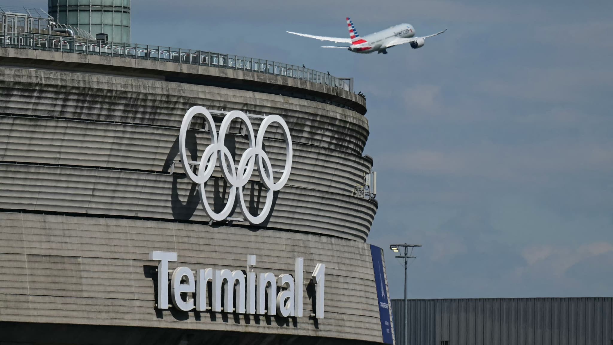, &laquo;&nbsp;&Ccedil;a ne s&rsquo;arr&ecirc;te pas&nbsp;&raquo;: un &eacute;lu du Val-d&rsquo;Oise exige un &laquo;&nbsp;couvre-feu&nbsp;&raquo; &agrave; l&rsquo;a&eacute;roport de Roissy-Charles de Gaulle
