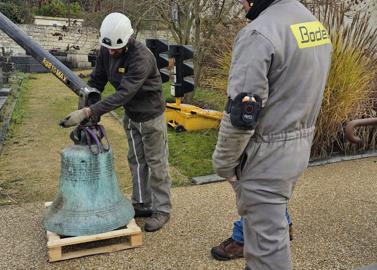, Cette cloche historique du Val-d’Oise débute une délicate restauration