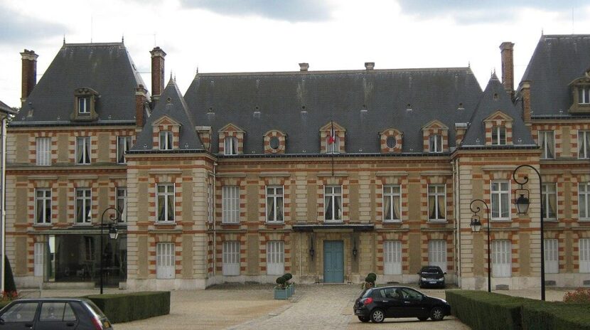 , Chessy : la pr&eacute;fecture refuse la d&eacute;mission du maire s&rsquo;opposant &agrave; un mariage d&rsquo;un &eacute;tranger sous OQTF
