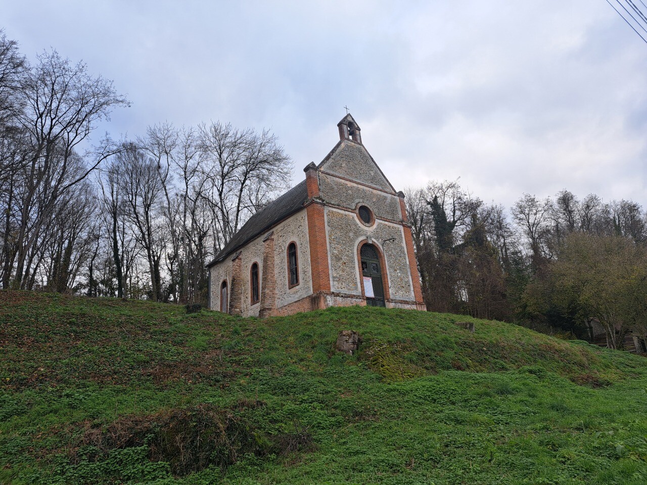 , En Seine-et-Marne, les habitants de Jouy-sur-Morin s&rsquo;inqui&egrave;tent du devenir de la Chapelle du Marais