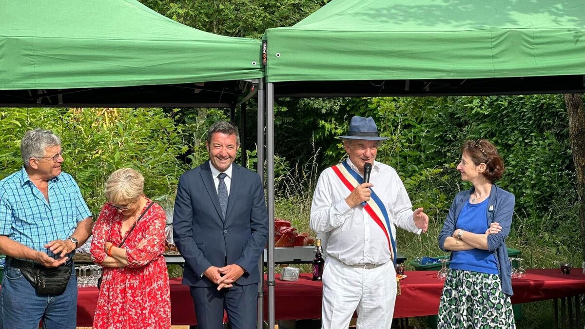 , &laquo; Je m&rsquo;y pr&eacute;pare depuis 10 ans &raquo; : &eacute;lu depuis 1989, le maire de Thoiry rend son &eacute;charpe