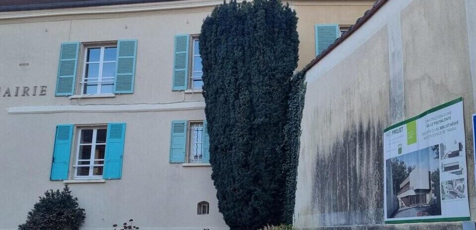 , Le voisin accus&eacute; d&rsquo;harceler la mairie d&rsquo;Aigremont &eacute;choue &agrave; faire capoter l&rsquo;extension de l&rsquo;h&ocirc;tel de ville