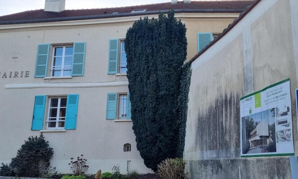 La mairie d'Aigremont (Yvelines) se dit au prise avec un voisin qui multiplie les proc&eacute;dures afin de bloquer un projet immobilier qui devait se situer au niveau de 52 Grande Rue.