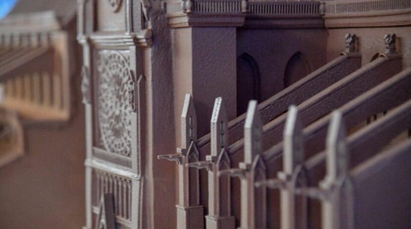 , Seine-et-Marne : 3000 heures de travail, 300 kg de chocolat… une r&eacute;plique insolite d&rsquo;un monument c&eacute;l&egrave;bre