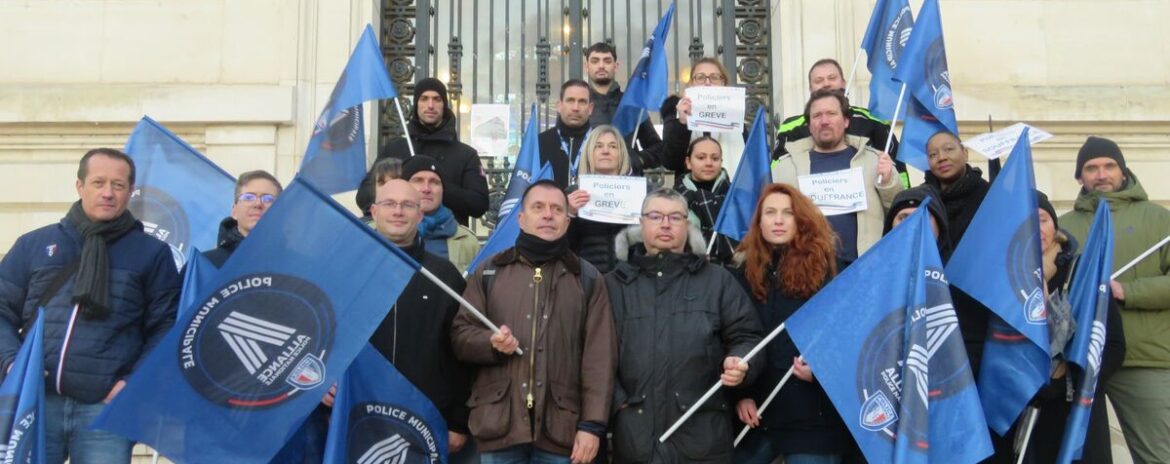 , « Un sentiment d’isolement » : en grève, les policiers municipaux de Corbeil-Essonnes dénoncent un management toxique