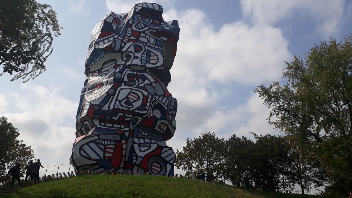 , De tour infernale &agrave; monument historique : la saga de la tour Dubuffet cont&eacute;e au mus&eacute;e d&rsquo;Issy