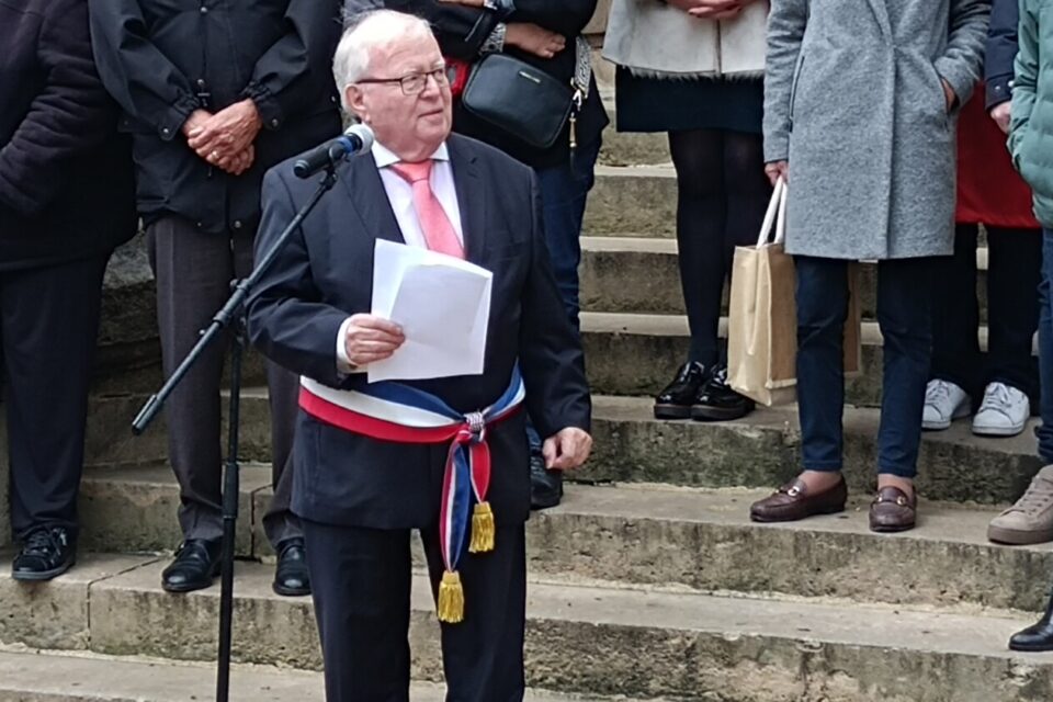 Maire de Maisons-Laffitte (Yvelines) depuis 1989, Jacques Myard ne brigue pas un nouveau mandat.