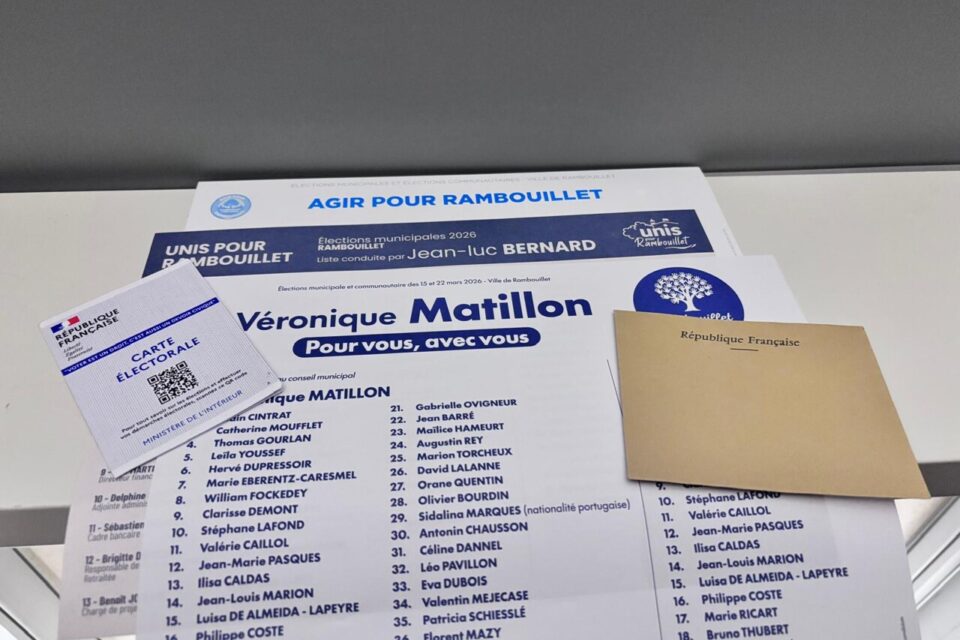 Trois candidats sont en lice &agrave; Rambouillet pour ce premier tour des municipales 2026.