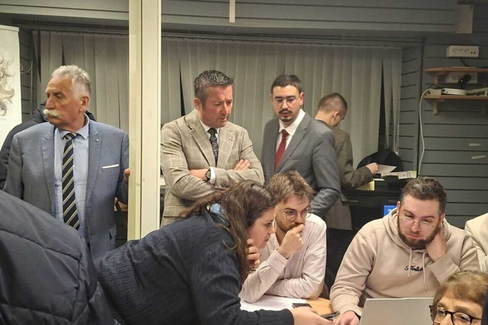 Karl Olive &agrave; Poissy compte. C'est tendu !