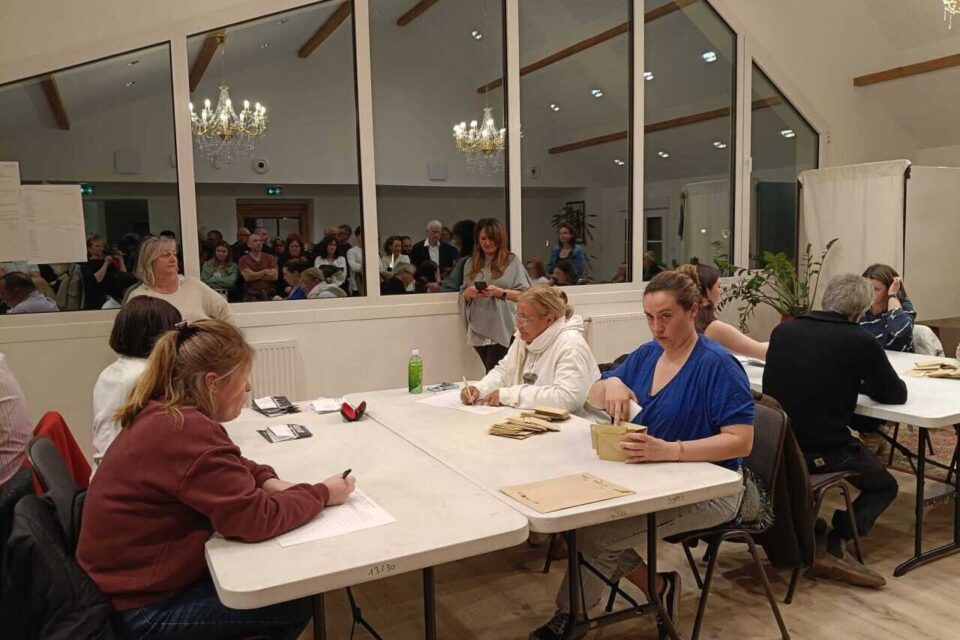 Saint-R&eacute;my-l'Honor&eacute; (Yvelines) - L'ambiance est tendue dans la mairie.