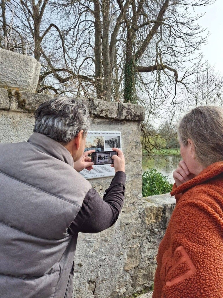 , Seine-et-Marne. Quand l&rsquo;artiste Christo empaquetait le Vieux Pont de ce village avant le Pont Neuf de Paris