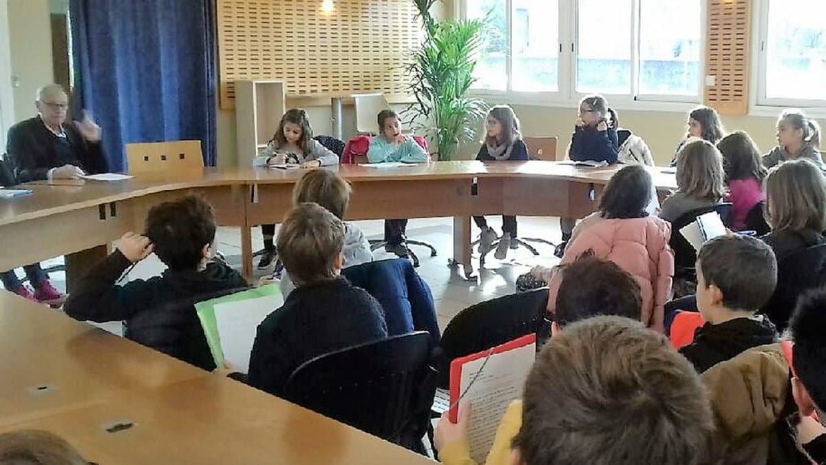 , 14-18 : le&ccedil;on d&rsquo;histoire &agrave; la mairie pour les &eacute;l&egrave;ves