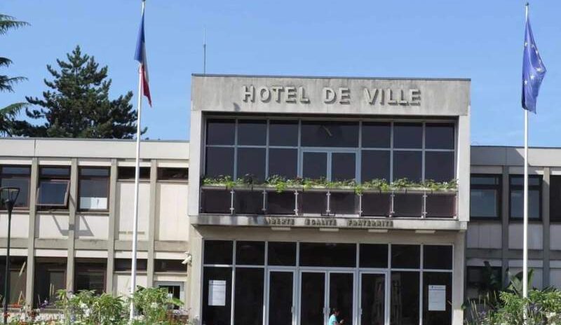 , Ce maire du Val-d&rsquo;Oise fait passer son indemnit&eacute; de 1 500 &agrave; 4 000 euros : l&rsquo;opposition parle d&rsquo;une hausse &laquo; jamais vue en France &raquo;