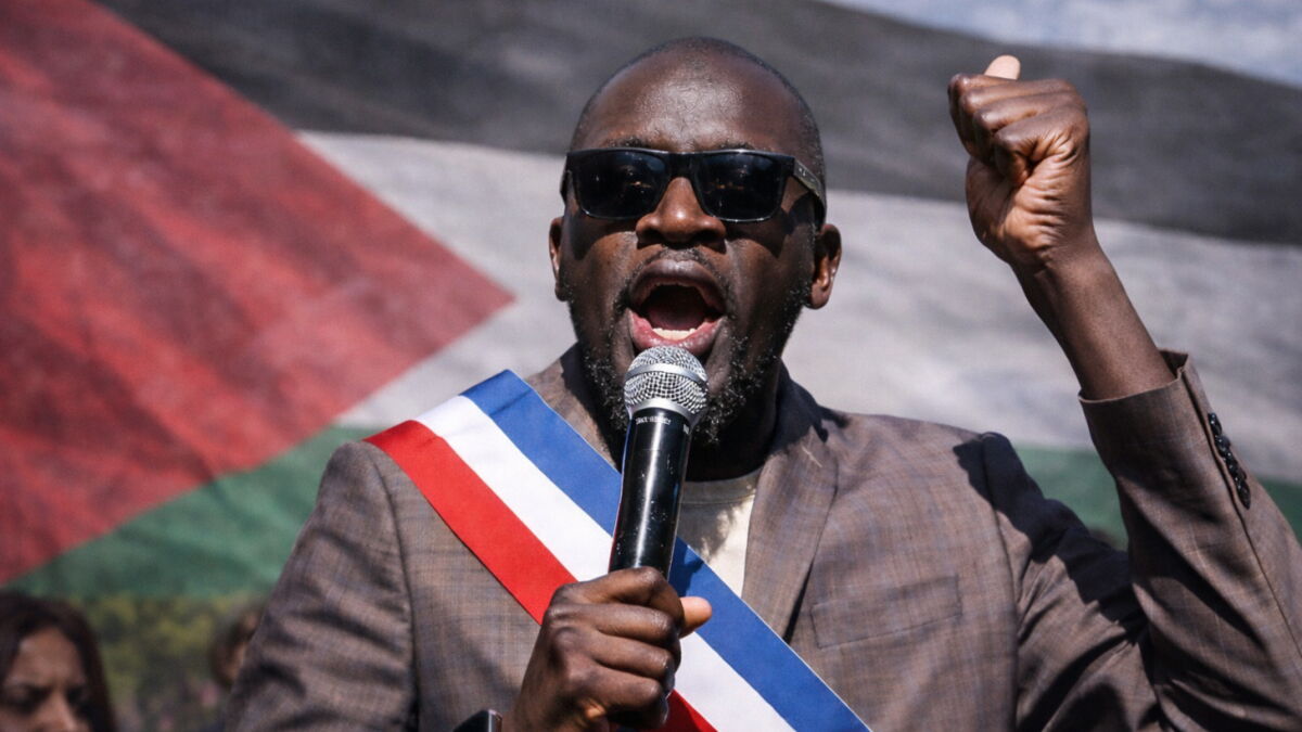 , Le pr&eacute;fet de Seine-Saint-Denis saisit le tribunal pour faire retirer le drapeau palestinien du fronton de la mairie de La Courneuve