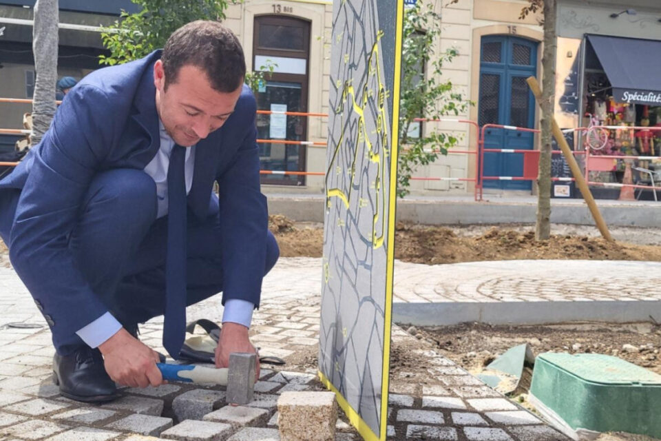 Rapha&euml;l Cognet Mantes places du coeur