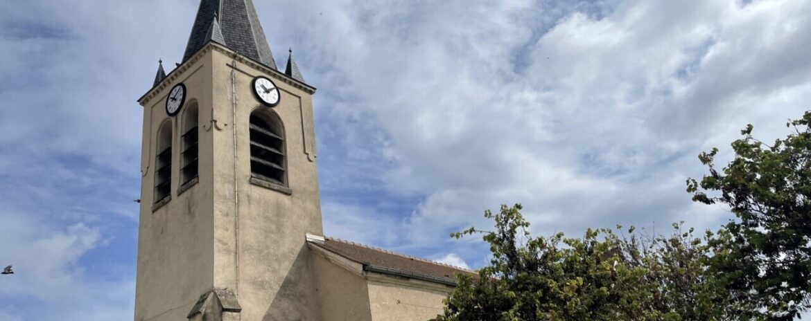 , Dans ce village des Yvelines, les pierres de l&rsquo;&eacute;glise sont donn&eacute;es aux habitants et &ccedil;a ne pla&icirc;t pas &agrave; tout le monde