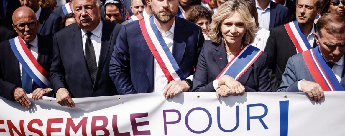, &Eacute;meutes : des mois apr&egrave;s l&rsquo;attaque de sa maison, ce maire du Val-de-Marne publie &laquo;&nbsp;Deux France&nbsp;&raquo;