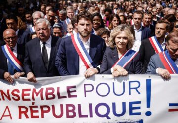 , Émeutes : des mois après l’attaque de sa maison, ce maire du Val-de-Marne publie « Deux France »