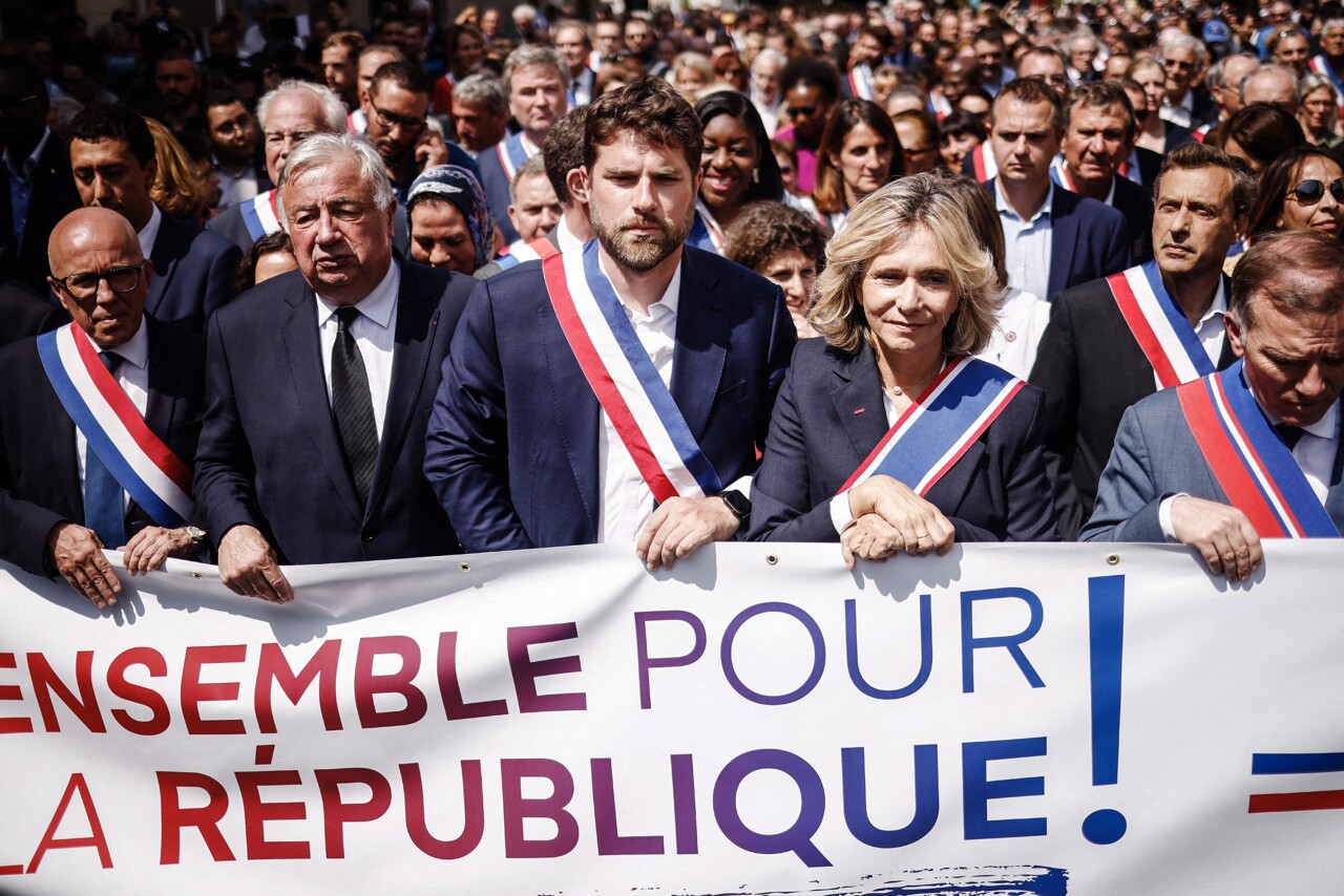 , &Eacute;meutes : des mois apr&egrave;s l&rsquo;attaque de sa maison, ce maire du Val-de-Marne publie &laquo;&nbsp;Deux France&nbsp;&raquo;