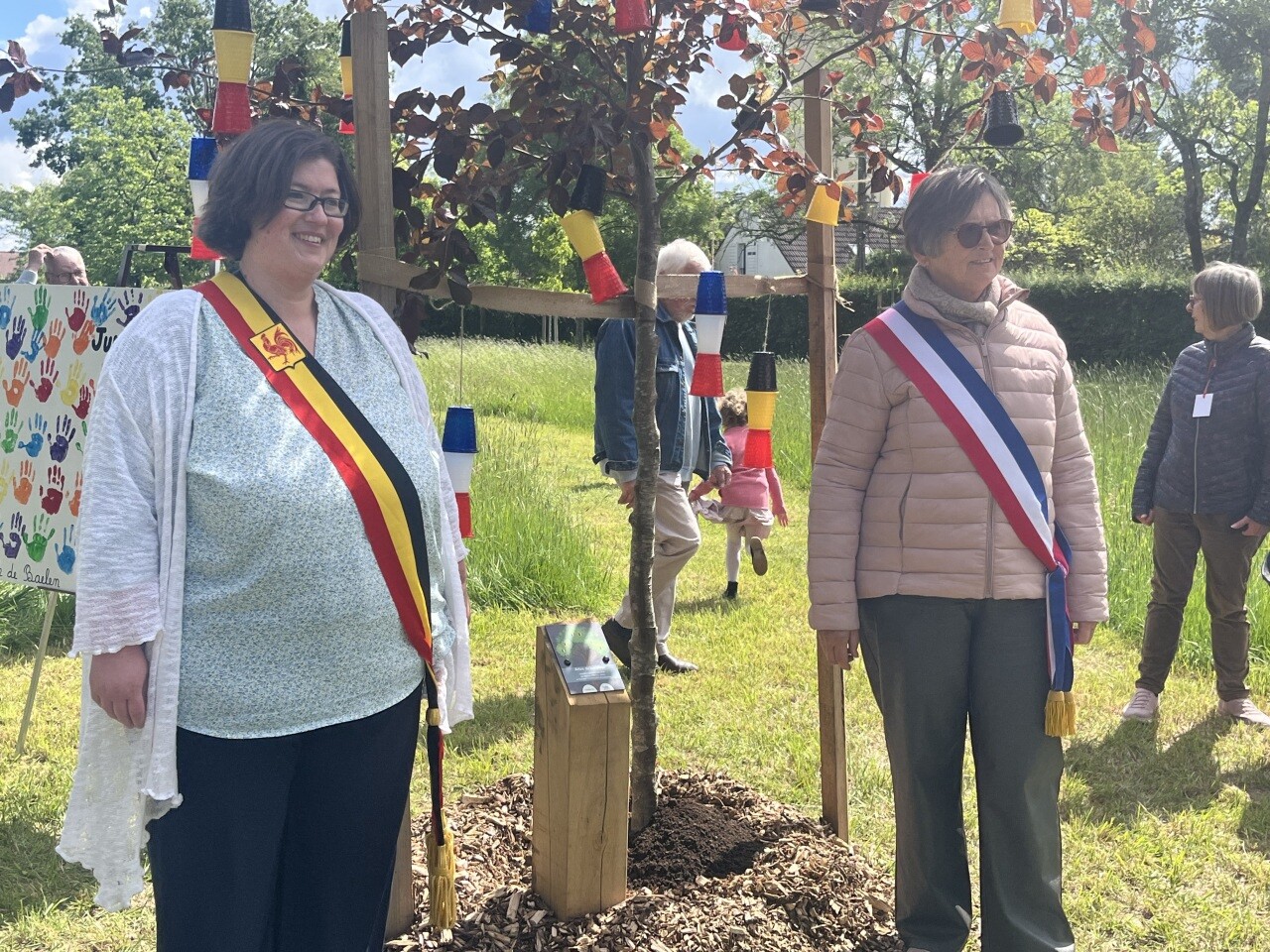 , Seine-et-Marne : cette ville plante un arbre pour marquer les liens du jumelage avec une ville de Belgique