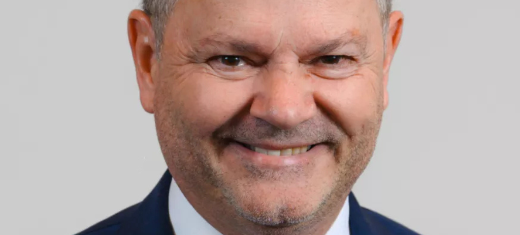 , « Fidélité à l’œuvre d’André Santini » : après la mort du maire d’Issy-les-Moulineaux, son premier adjoint lui succède