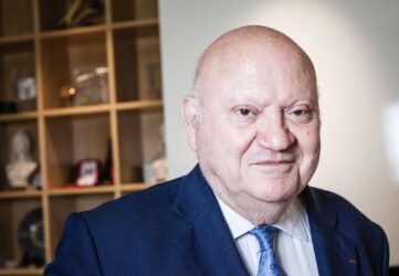 , Il voulait « mourir en scène » : André Santini, maire d’Issy-les-Moulineaux depuis 1980, s’est éteint