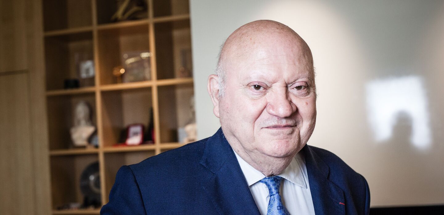 , Il voulait &laquo; mourir en sc&egrave;ne &raquo; : Andr&eacute; Santini, maire d&rsquo;Issy-les-Moulineaux depuis 1980, s&rsquo;est &eacute;teint