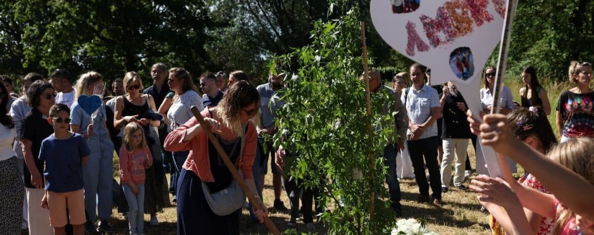 , Val-d&rsquo;Oise: hommage aux victimes d&rsquo;un f&eacute;minicide et d&rsquo;un double meurtre d&rsquo;enfants