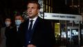 Emmanuel Macron vendredi 16 octobre devant le collège de Conflans-Saint-Honorine (Yvelines) où enseignait Samuel Paty.