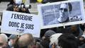 Portrait de Samuel Paty, lors du rassemblement de soutien le 18 octobre à Paris.