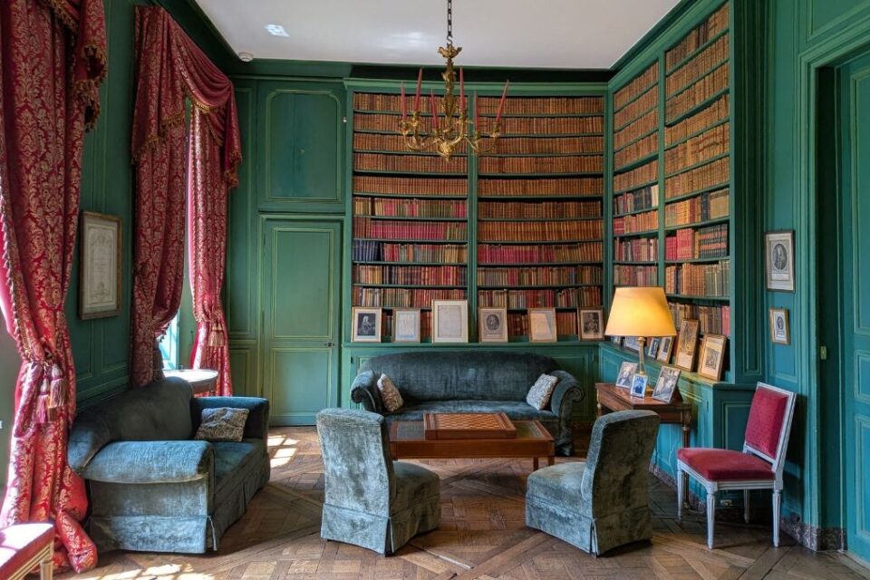 Plus personne n'habite dans le château depuis le décès de Wladimir d'Ormesson en 1973. Les héritiers préfèrent les dépendances de la bâtisse, plus adaptées à la vie moderne.