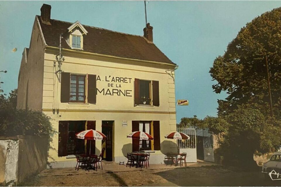 Cet ancien caf&eacute; fut longtemps un v&eacute;ritable lieu de rencontre et de vie sociale du village.